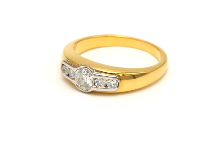 58 Bague contemporaine en or jaune et blanc 18 carats et diamants 58 Facettes B647