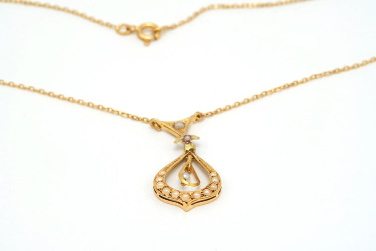 Art Nouveau - Collier en or jaune 18 carats et perles 58 Facettes B291