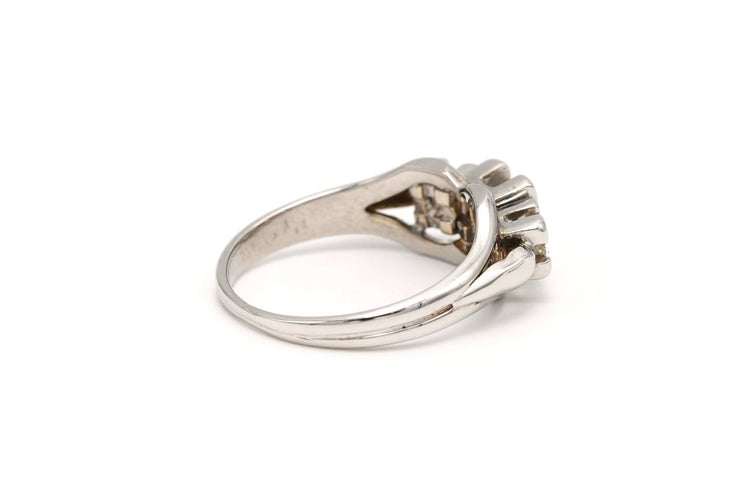 53 Art Déco - Bague en or blanc 18 carats et diamants 58 Facettes 20428