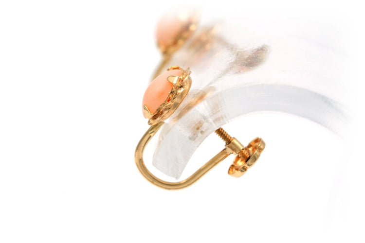 Boucles d'oreilles contemporaines en or jaune 14 carats et corail 58 Facettes 20547