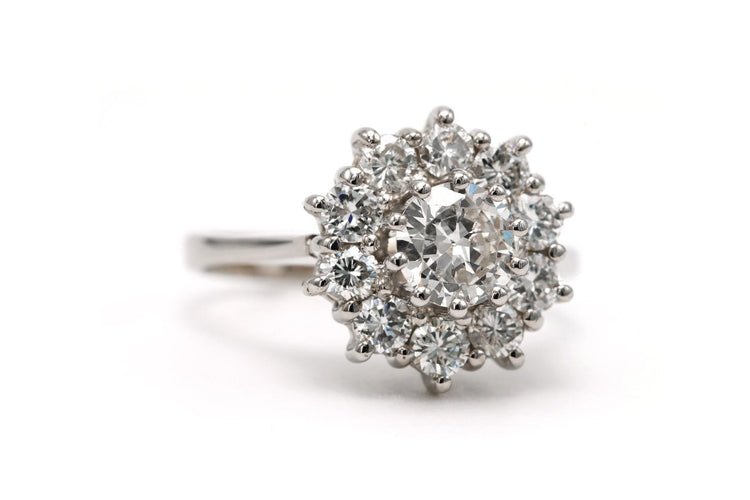 50 Bague contemporaine en or blanc 18 carats et diamants 1,35 ct 58 Facettes 23066