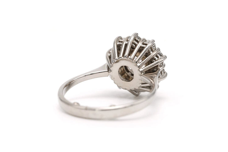 50 Bague contemporaine en or blanc 18 carats et diamants 1,35 ct 58 Facettes 23066