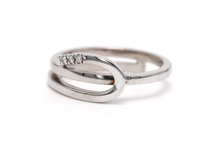 54 Bague contemporaine en or blanc et diamants taille brillant 58 Facettes B755