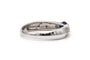 54 Bague contemporaine en or blanc, saphir et diamants 58 Facettes 23175