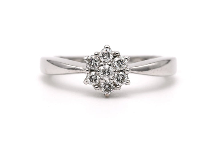 51 Bague contemporaine en or blanc 18 carats et diamants taille brillant 58 Facettes 23255