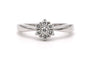 51 Bague contemporaine en or blanc 18 carats et diamants taille brillant 58 Facettes 23255