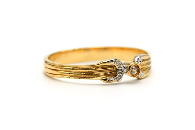 56 Bague contemporaine en or jaune 18 ct et diamant taille brillant 58 Facettes 23544