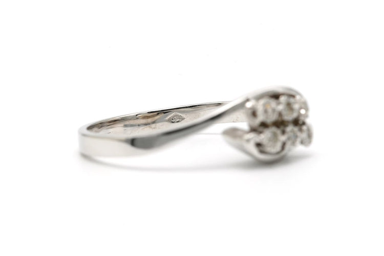 55 Bague années 70 en or blanc 18 carats et diamants 58 Facettes 23337