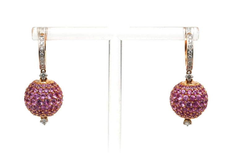 Boucles d'oreilles contemporaines en or rose, saphirs roses et diamants 58 Facettes 23540