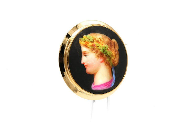 Napoléon III - Broche en or jaune 18 carats et porcelaine 58 Facettes B827