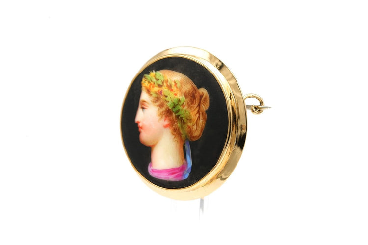 Napoléon III - Broche en or jaune 18 carats et porcelaine 58 Facettes B827