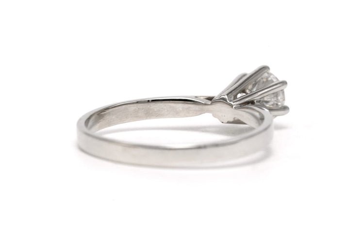 52 Bague contemporaine en or blanc et diamant 58 Facettes 23721