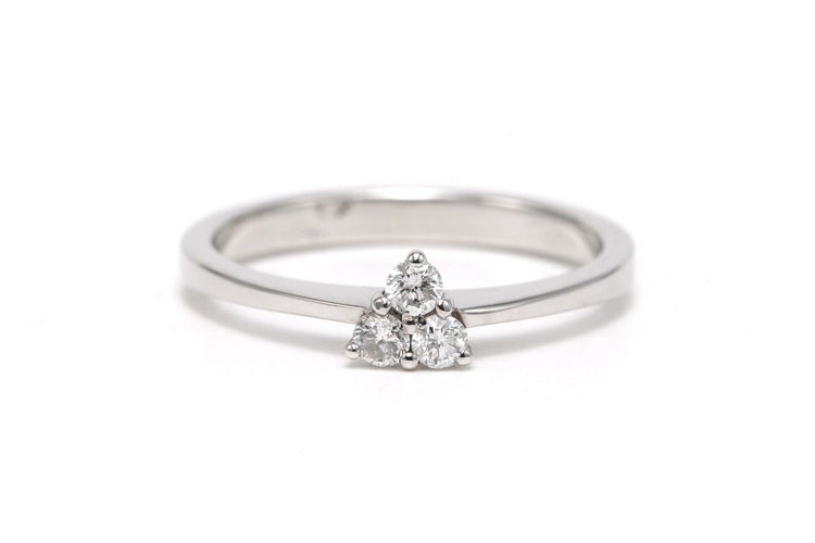 53 Bague contemporaine en or blanc 18 carats et diamants 58 Facettes DEP-SAD1