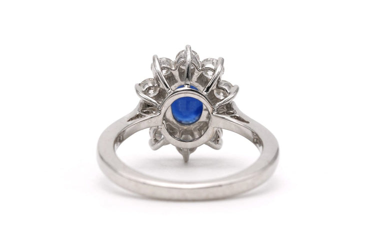 55 Bague contemporaine en or blanc 18 carats, saphir et diamants 58 Facettes 23713