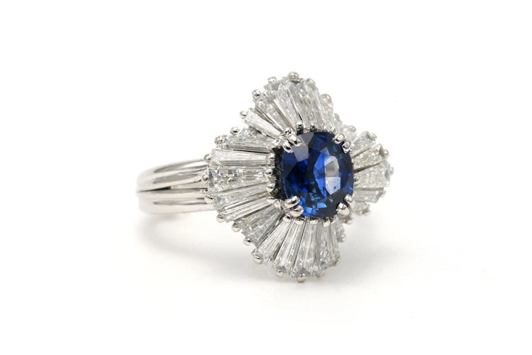 48 Bague contemporaine en platine, saphir et diamants baguette 58 Facettes DEP-BORK