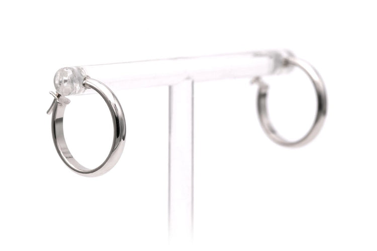 Boucles d'oreilles dormeuses en or blanc 18 carats 58 Facettes B880