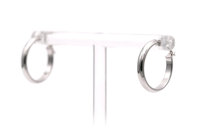 Boucles d'oreilles dormeuses en or blanc 18 carats 58 Facettes B880
