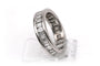 52 Alliance américaine contemporaine en or blanc et diamants baguette 58 Facettes 23831