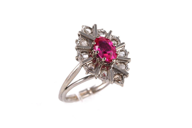 52 Art Déco - Bague en or blanc, rubis et diamants taille rose 58 Facettes 23846