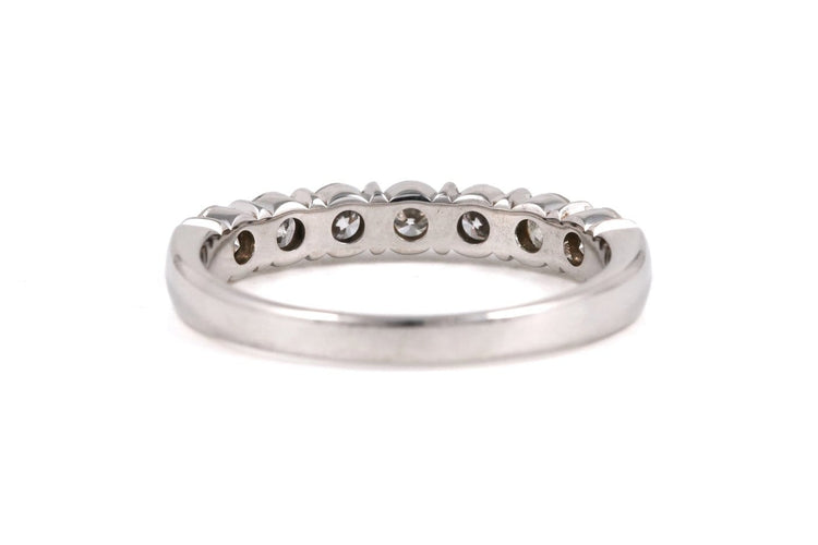 54 Bague contemporaine en or blanc 18 carats et diamants 0,70 ct 58 Facettes 23903