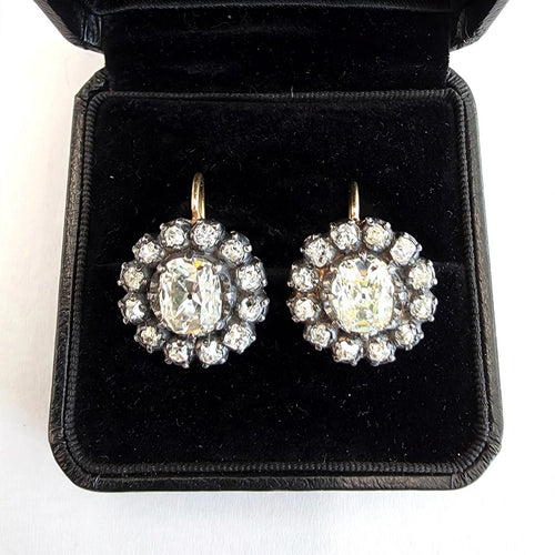 vintage_earrings_jewelry_case.webp