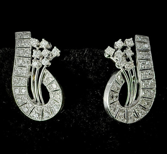 Boucles d’oreilles graphiques en or blanc 18 carats et diamants 2 ct 58 Facettes Boucles 6