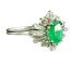 62.5 Bague en or blanc avec émeraude ovale et diamants 58 Facettes Bague 8