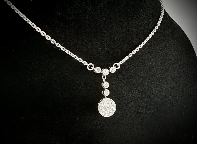 Collier ancien en or gris et diamants 58 Facettes Collier 010