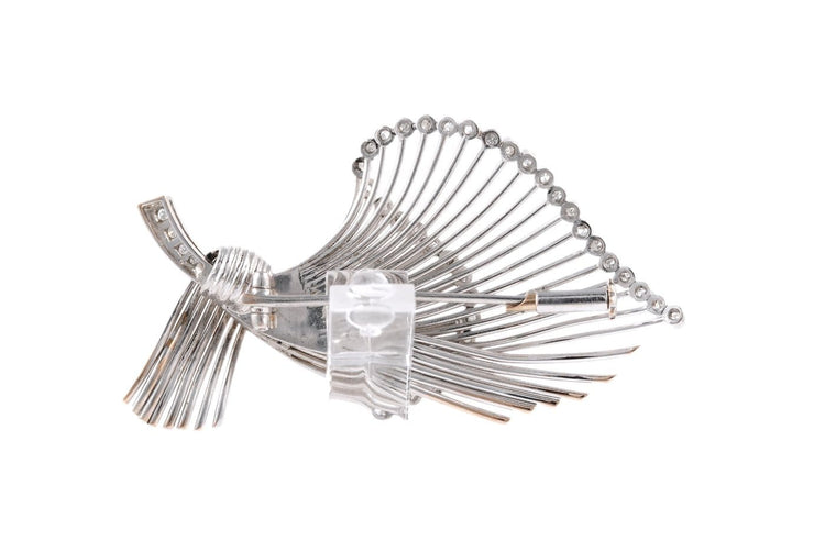 Années 50 - Broche en or blanc et diamants 58 Facettes 23899