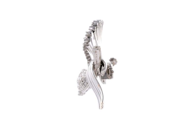 Années 50 - Broche en or blanc et diamants 58 Facettes 23899