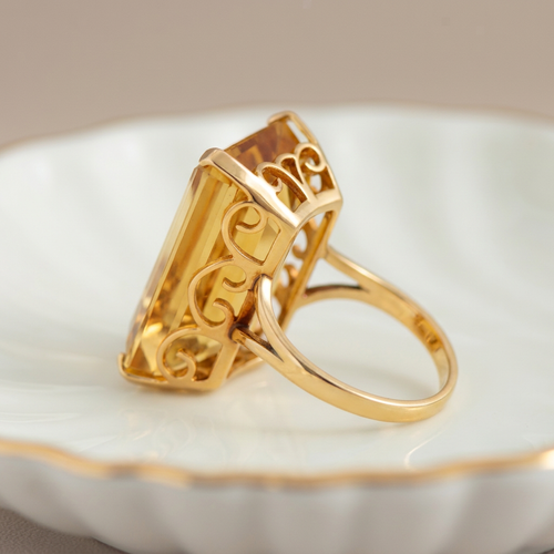 57 Bague en or jaune 18 ct avec citrine 58 Facettes HJ062616