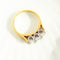 54 Bague trois pierres en or jaune et diamants 58 Facettes HJ062626