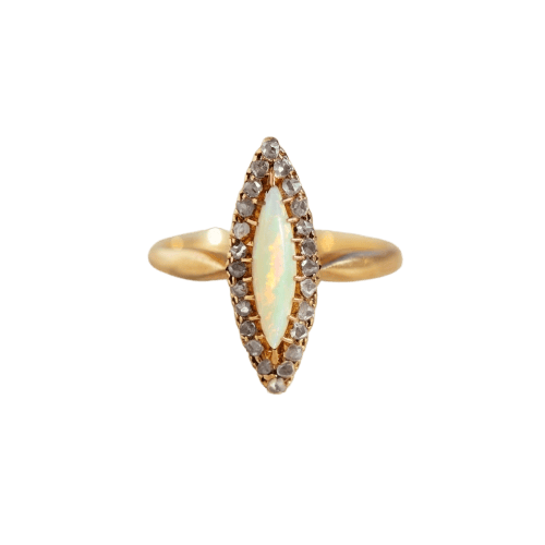 Bague navette ancienne en or jaune avec opale et diamants