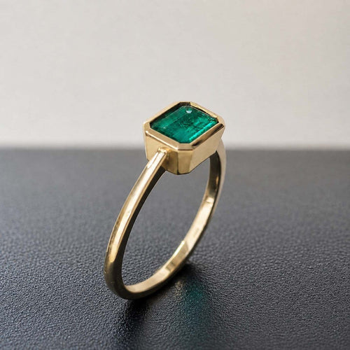 53 AITCHES - Bague en or 18K avec émeraude taille à degrés 58 Facettes GBR1072YG
