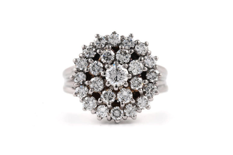 51 Bague années 70 en or blanc et diamants 58 Facettes 23896