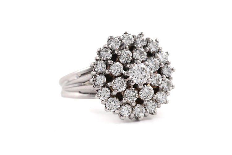 51 Bague années 70 en or blanc et diamants 58 Facettes 23896