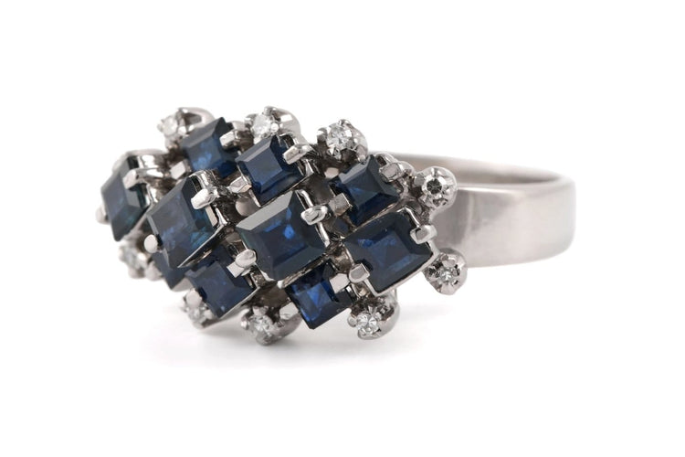 55 Bague années 70 en or blanc 18 carats, saphirs et diamants 58 Facettes 23902