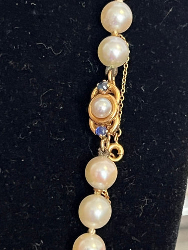 Collier choker en or 18K, perles Akoya et saphirs 58 Facettes 000