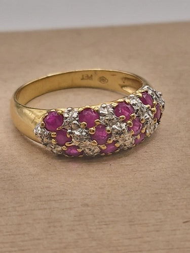 57 Bague pavée rubis et diamants en or 18 ct 58 Facettes CV-109