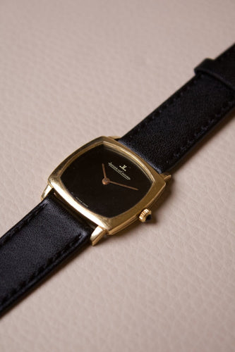 Jaeger-LeCoultre Coussin - Montre en or jaune 18K cadran noir 58 Facettes MONTRE-018