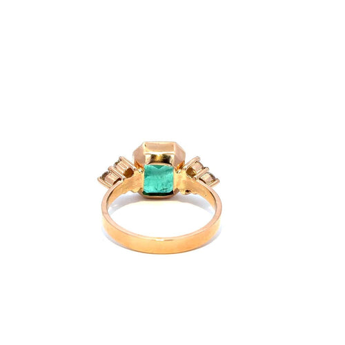 Bague 56 Bague en or jaune avec émeraude colombienne et diamants 58 Facettes 50499