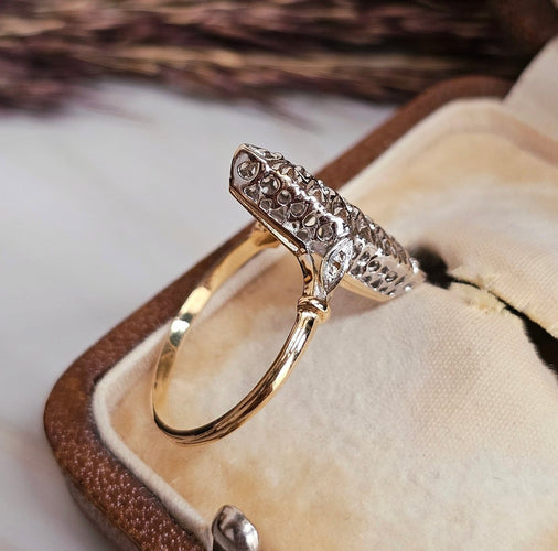 49.5 Bague marquise en or jaune et blanc et diamants 58 Facettes 756