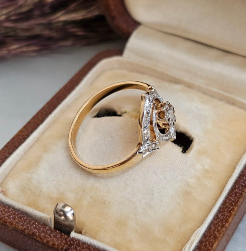52 Belle Époque - Bague tourbillon en or jaune, platine et diamants 58 Facettes 753