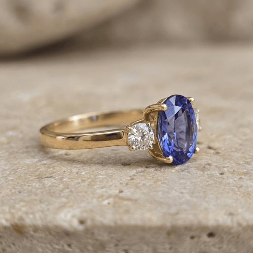59 Bague en or jaune 585 avec tanzanite et diamants 58 Facettes HJ062632