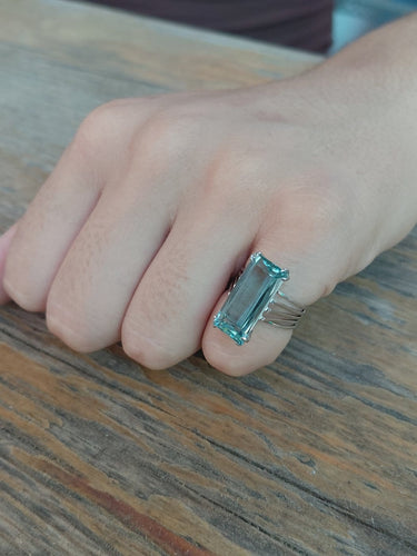 49.5 Bague en or blanc 18 carats et aiguë-marine 58 Facettes 1810616
