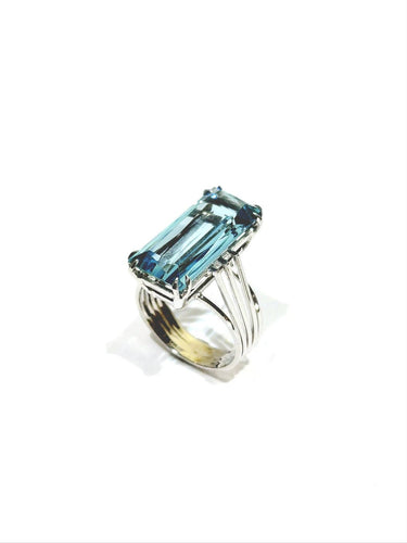 49.5 Bague en or blanc 18 carats et aiguë-marine 58 Facettes 1810616