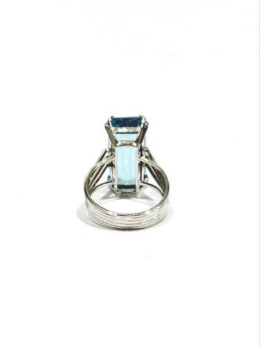 49.5 Bague en or blanc 18 carats et aiguë-marine 58 Facettes 1810616