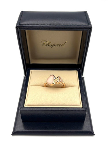 51 Chopard Happy Hearts - Bague en or rose, diamant et opale rose 58 Facettes CHOPARD BG