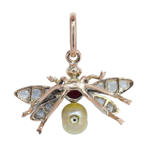 Victorien - Pendentif insecte en or rouge, argent, diamants et perle 58 Facettes 26079-0303