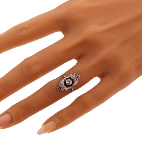 50 Art déco - Bague en or blanc, diamants et onyx 58 Facettes 26089-0350